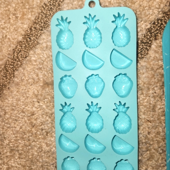 SILICONE CANDY MOLDS - Picture 2 of 4